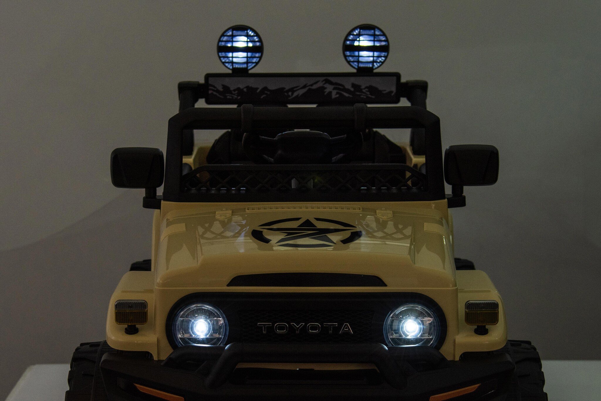 Toyota FJ Cruiser 12V Khaki